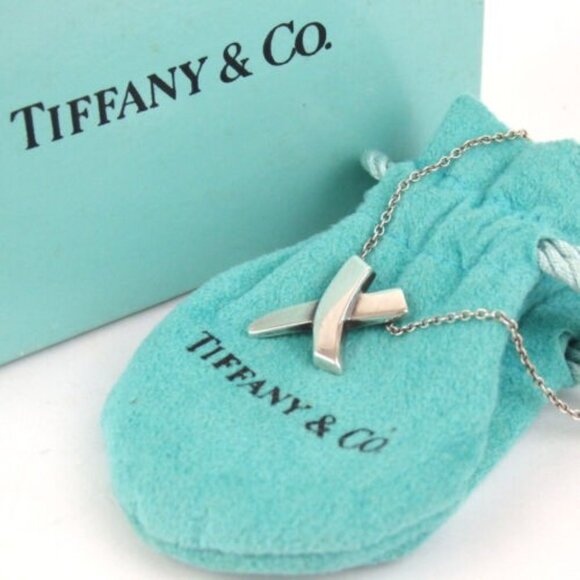 Authentic TIFFANY＆Co. kiss Necklace Silver925 [Used] - Picture 1 of 1